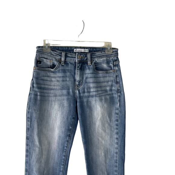 KanCan Women's Size 27‎ Cropped Medium Wash Frey Hem Jeans - Picture 2 of 10